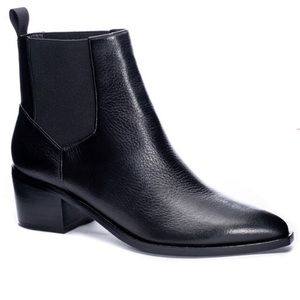 Chinese Laundry Filip Bootie in black size 9.5